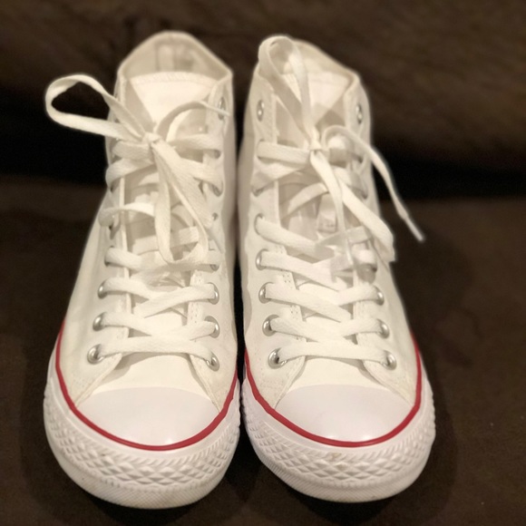 Converses - Picture 2 of 4